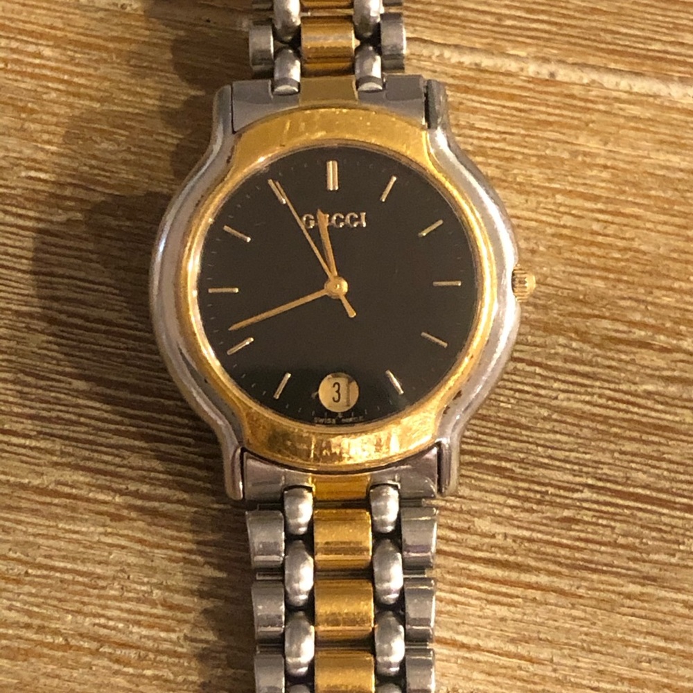 Vintage Gucci 8000M Watch, NEW battery